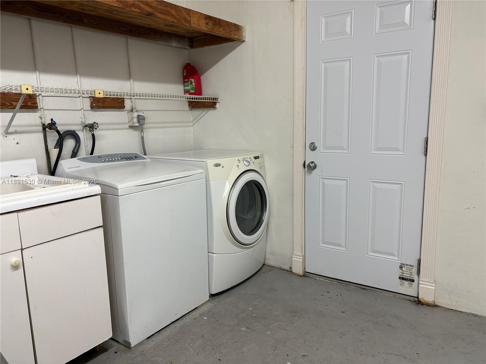LAKEWOOD ON THE GREEN SEC - Residential Lease