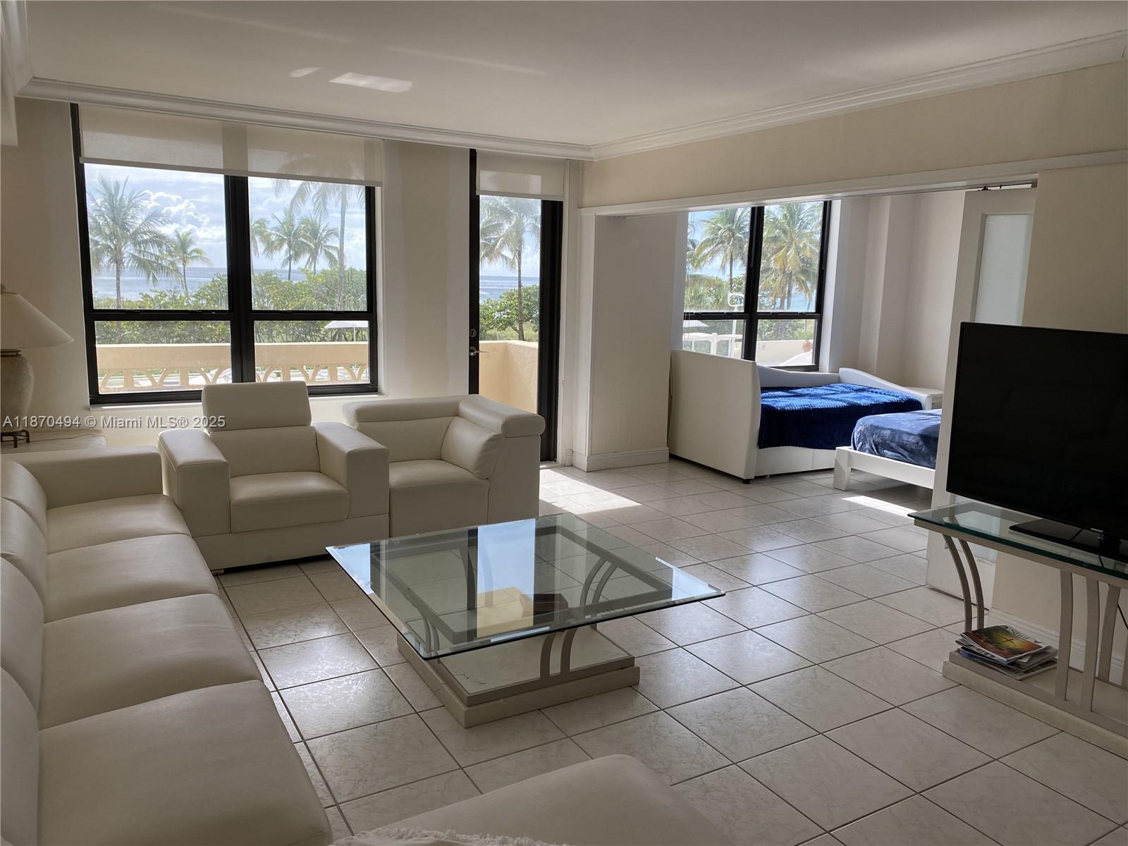 10185 Collins Ave 319
