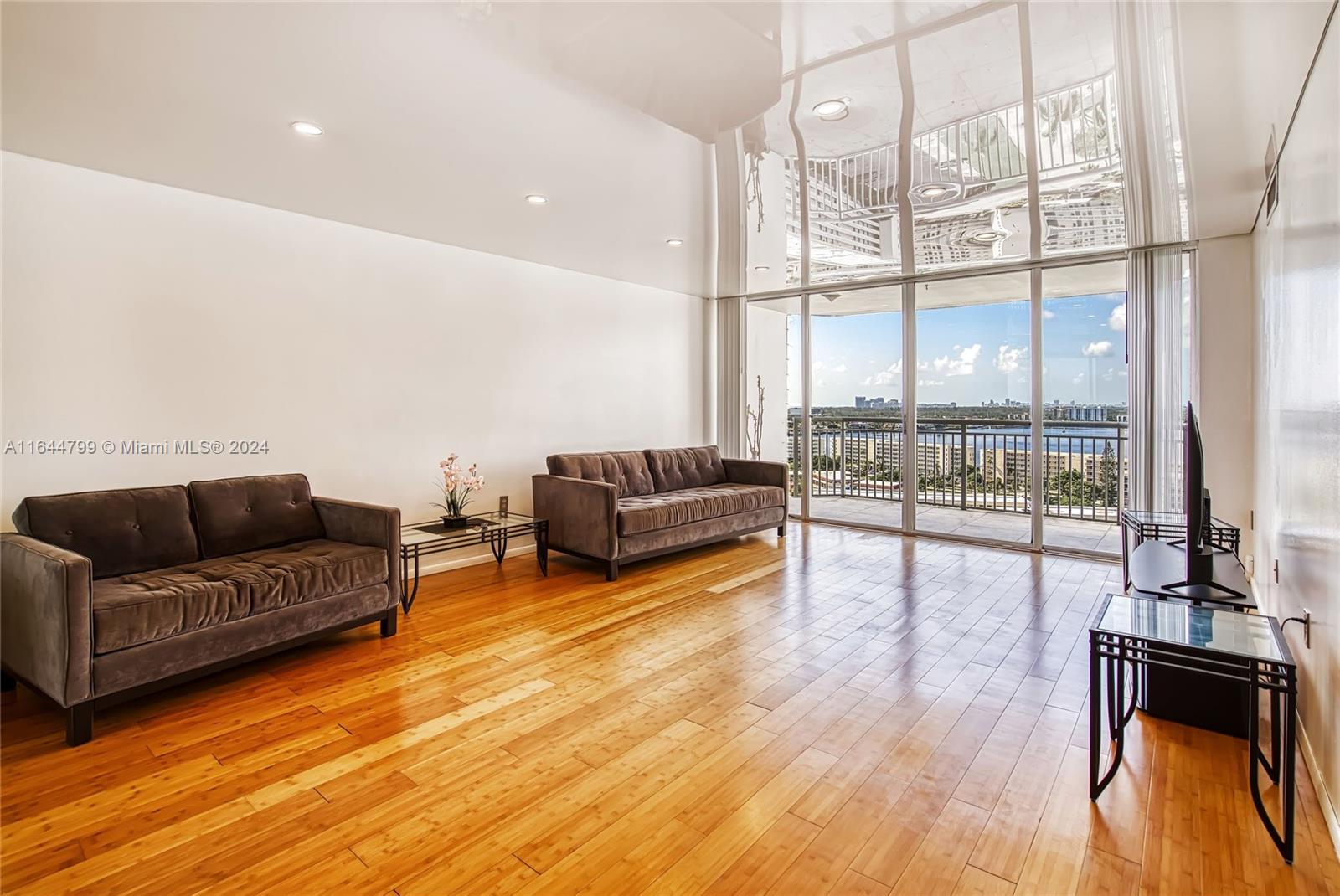 DEL PRADO MARINA - Residential