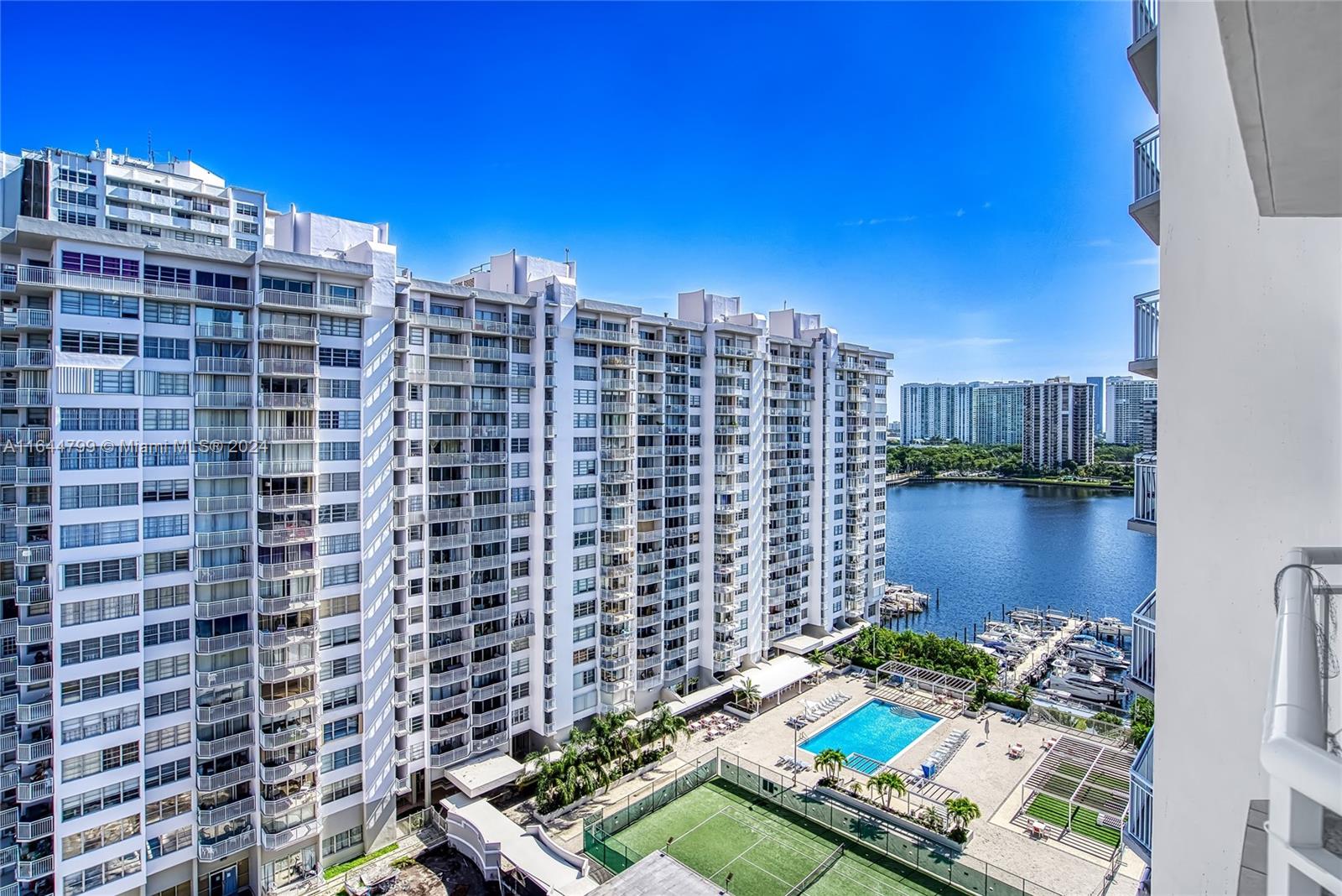 DEL PRADO MARINA - Residential