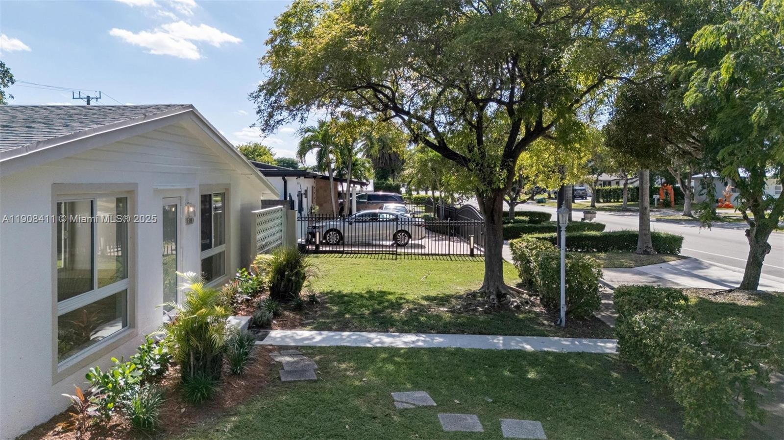 PINE TREE MANOR SEC 1 - Residential