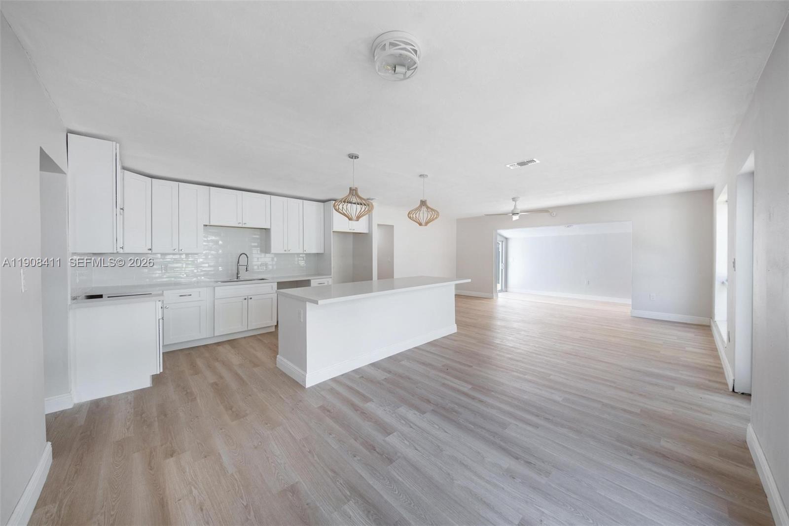 PINE TREE MANOR SEC 1 - Residential