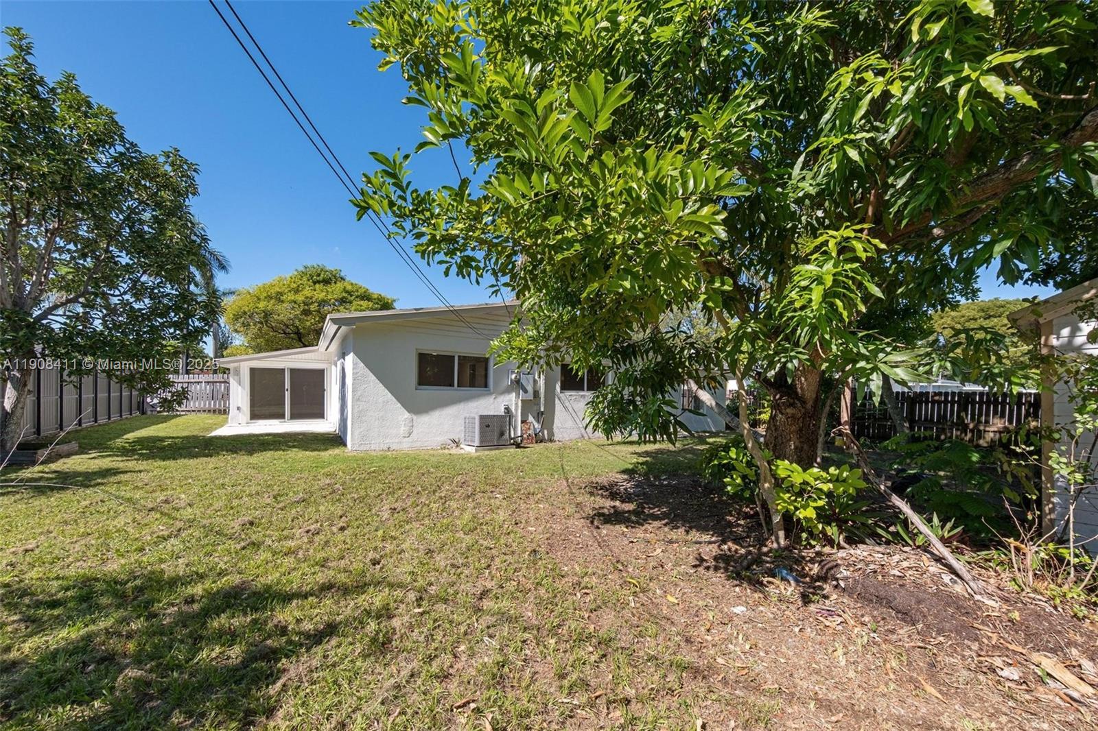 PINE TREE MANOR SEC 1 - Residential