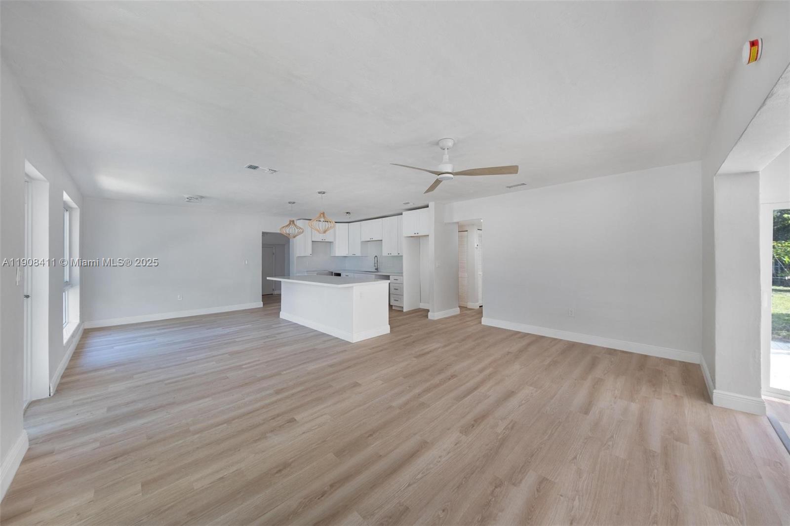 PINE TREE MANOR SEC 1 - Residential