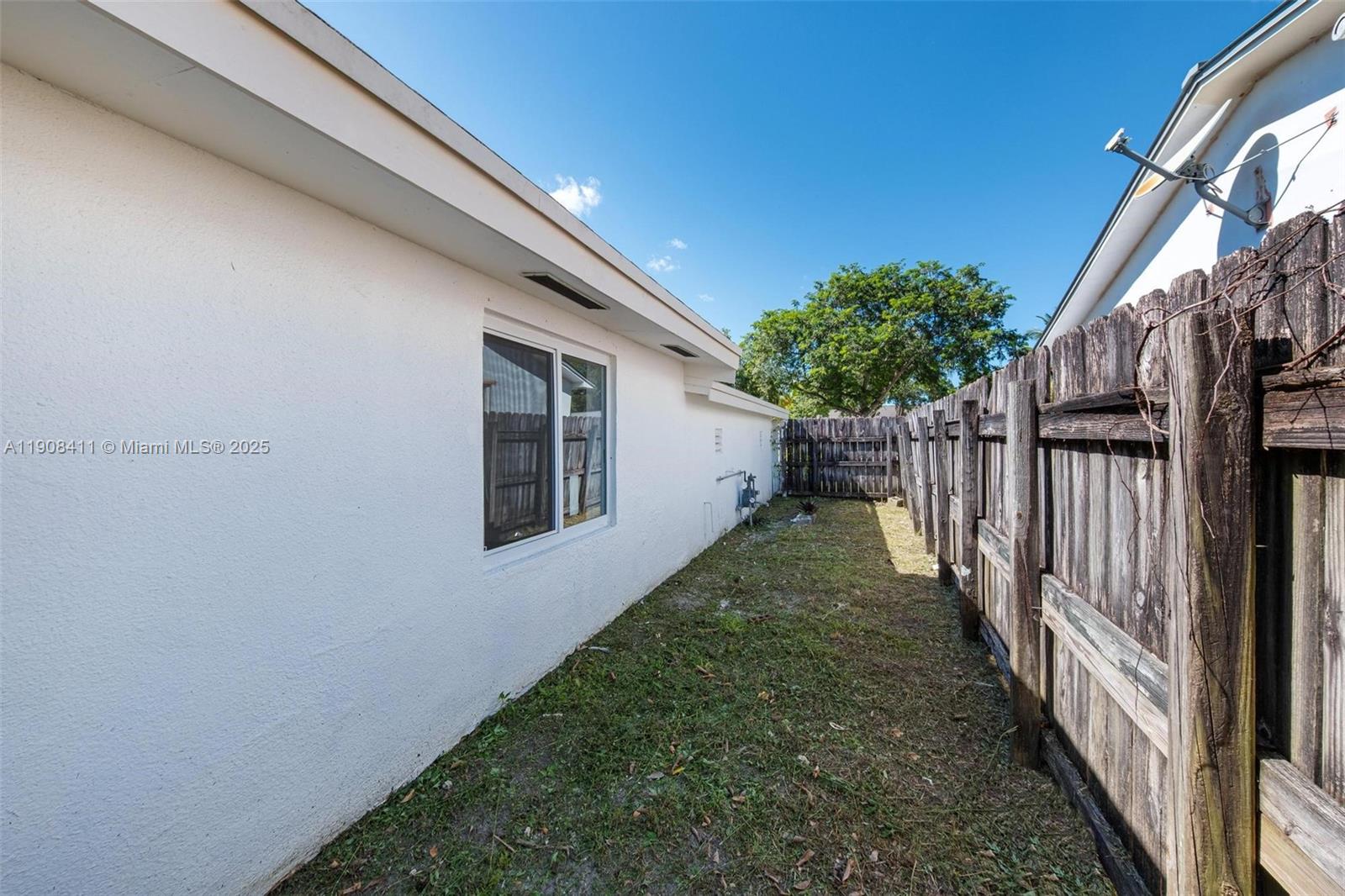 PINE TREE MANOR SEC 1 - Residential