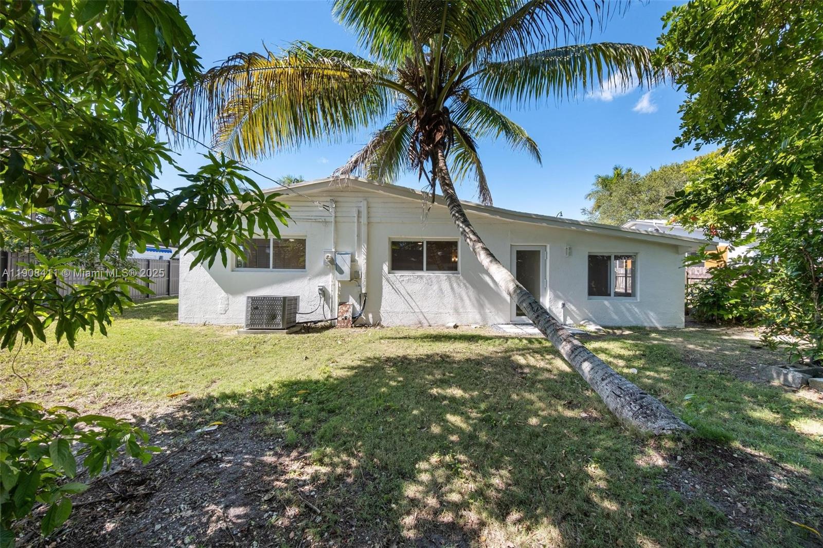 PINE TREE MANOR SEC 1 - Residential