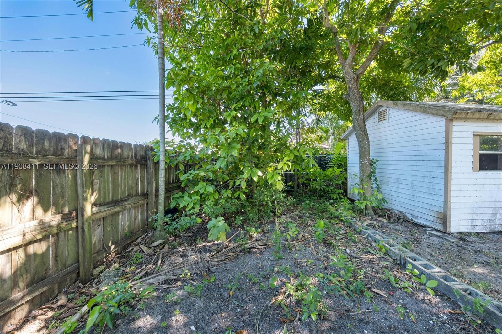 PINE TREE MANOR SEC 1 - Residential