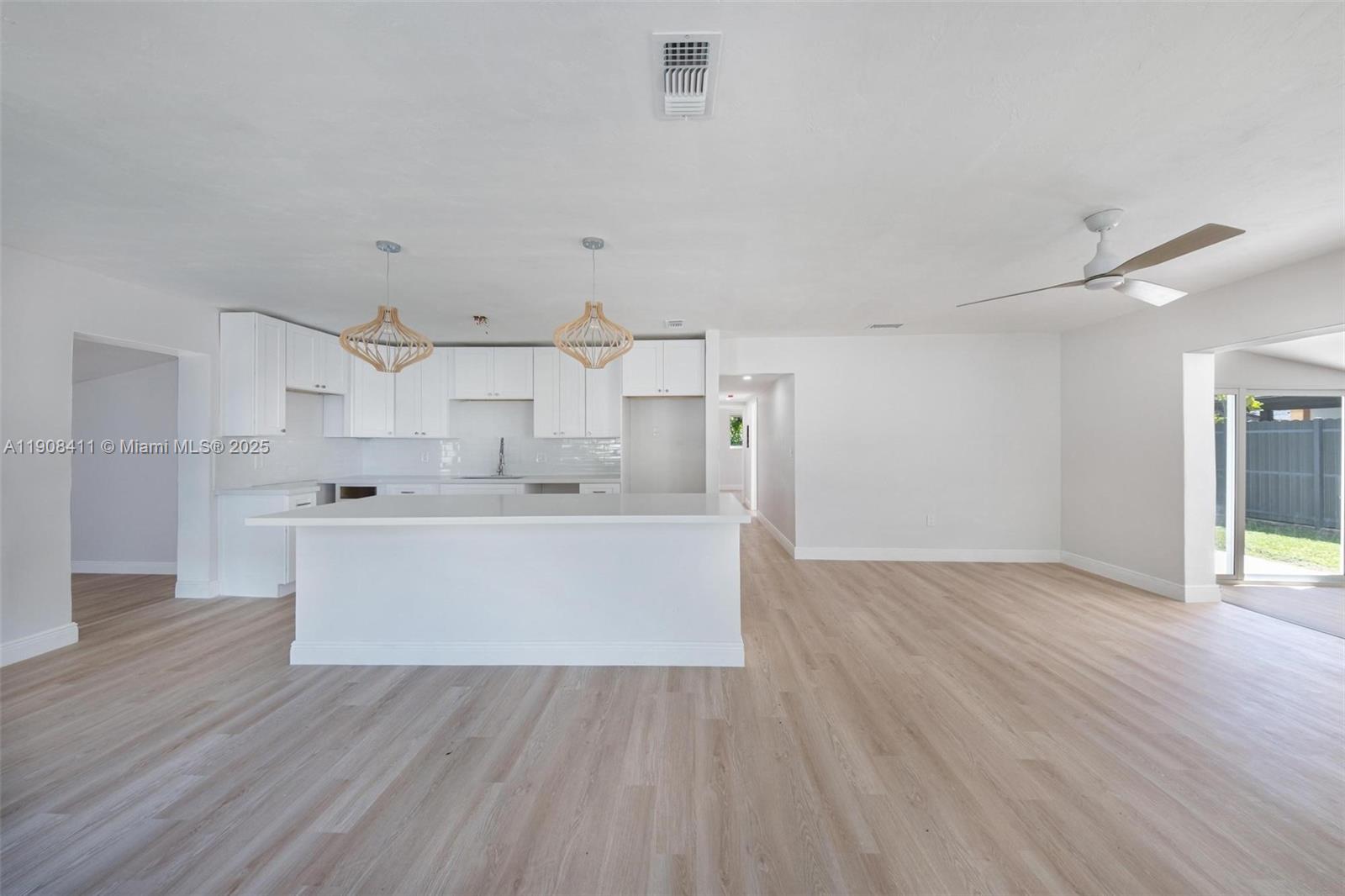 PINE TREE MANOR SEC 1 - Residential