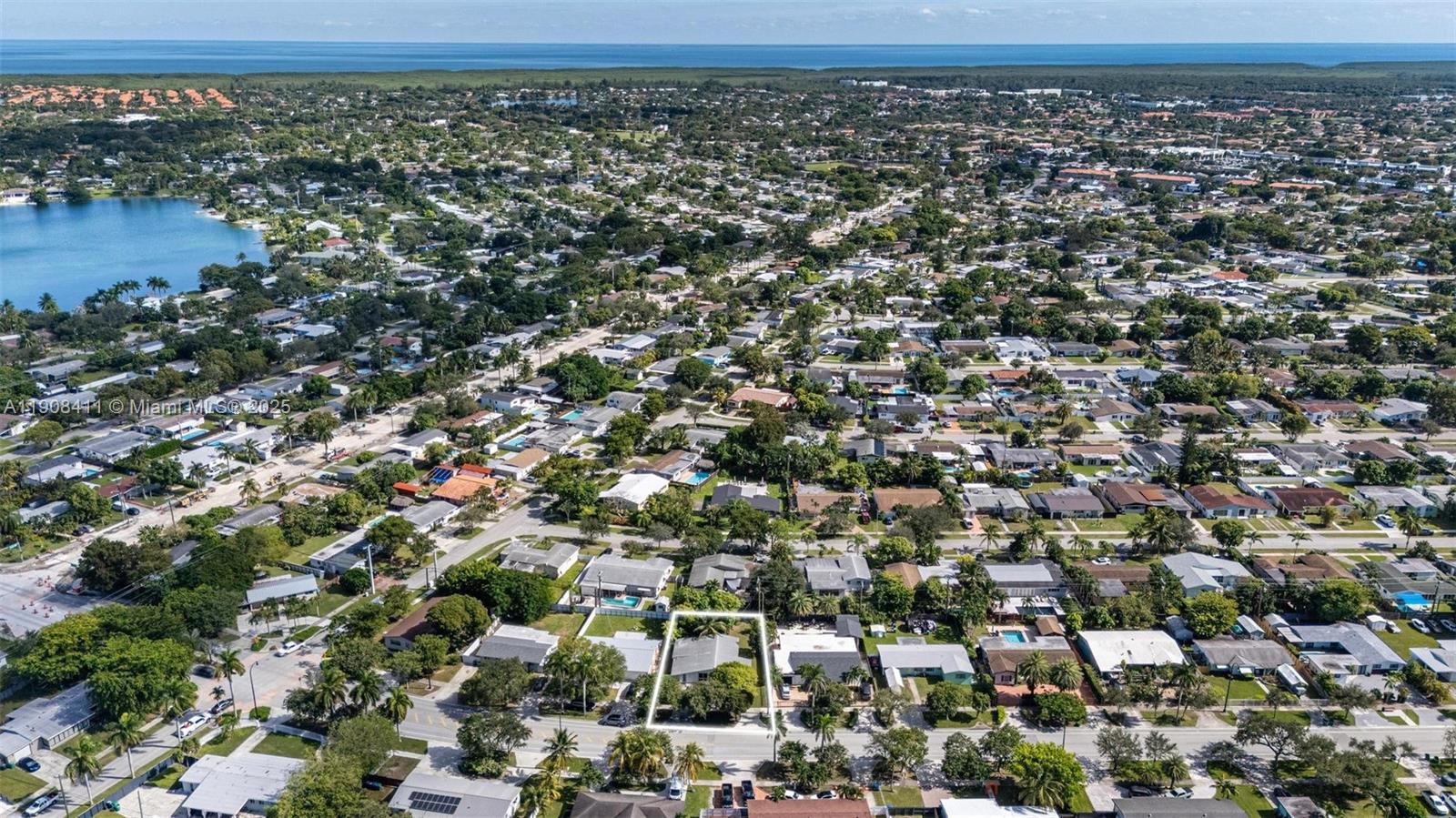 PINE TREE MANOR SEC 1 - Residential