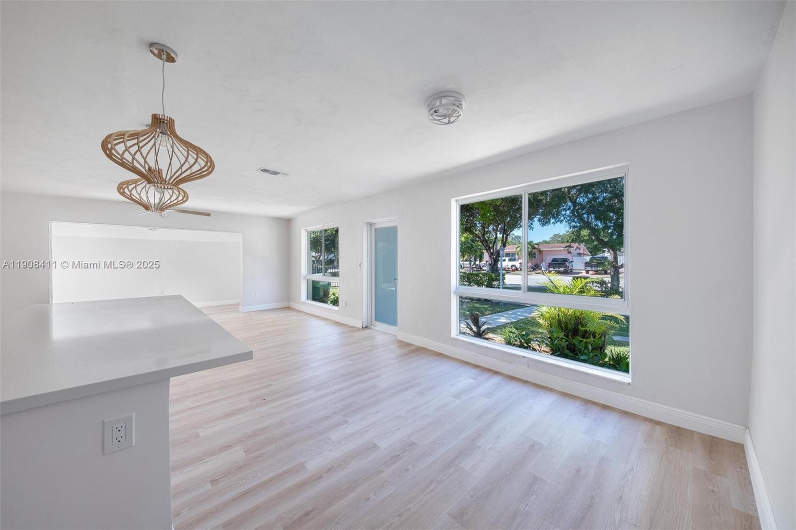 PINE TREE MANOR SEC 1 - Residential