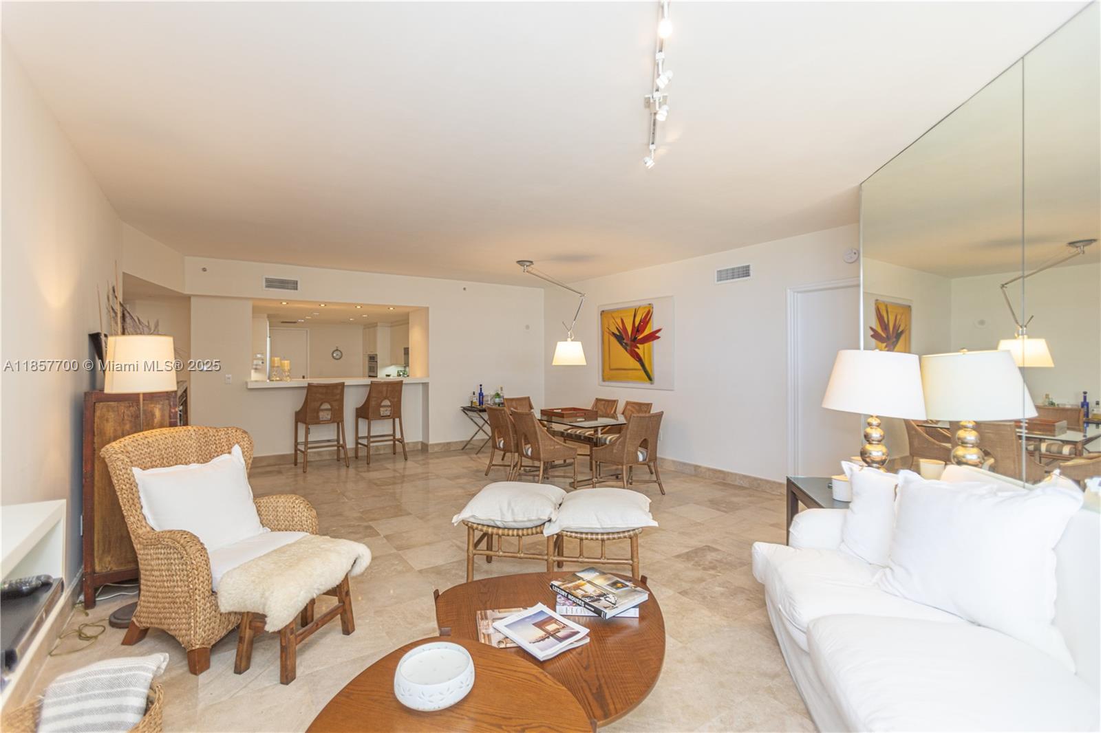 SOLIMAR CONDO - Residential