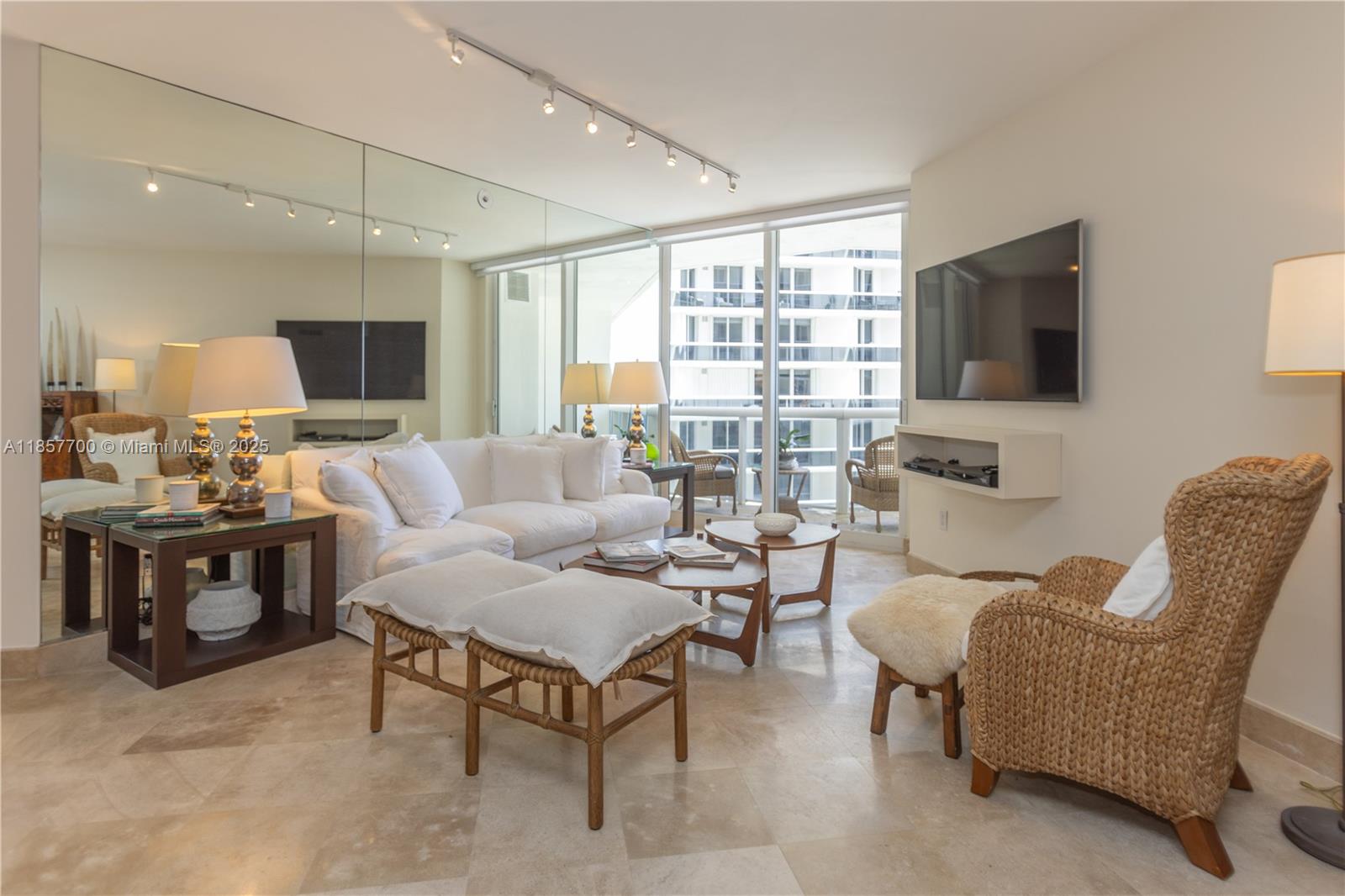 SOLIMAR CONDO - Residential