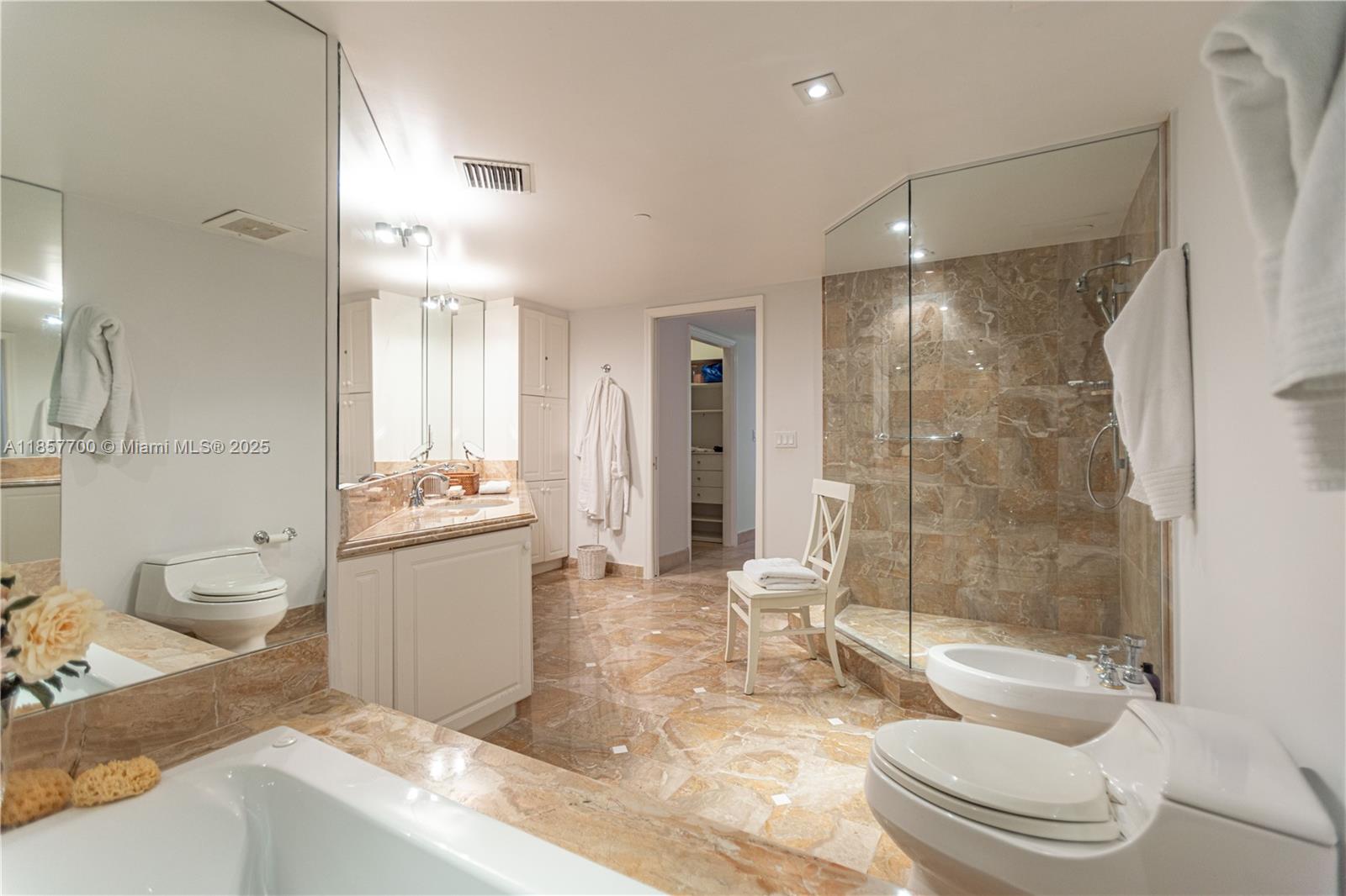 SOLIMAR CONDO - Residential