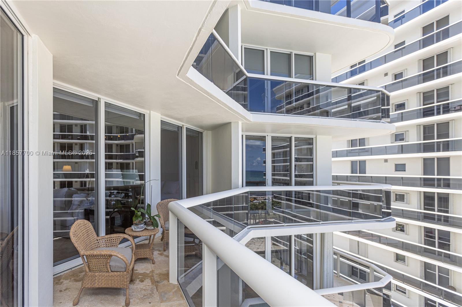 SOLIMAR CONDO - Residential