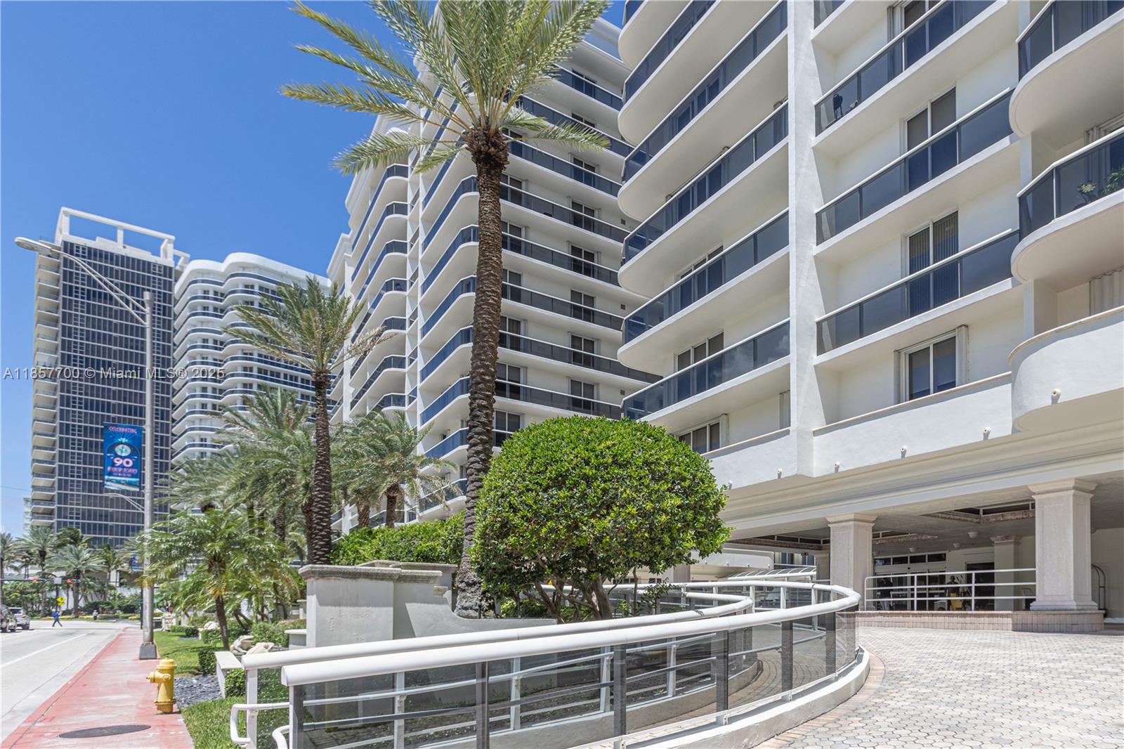 9559 Collins Ave S7-D