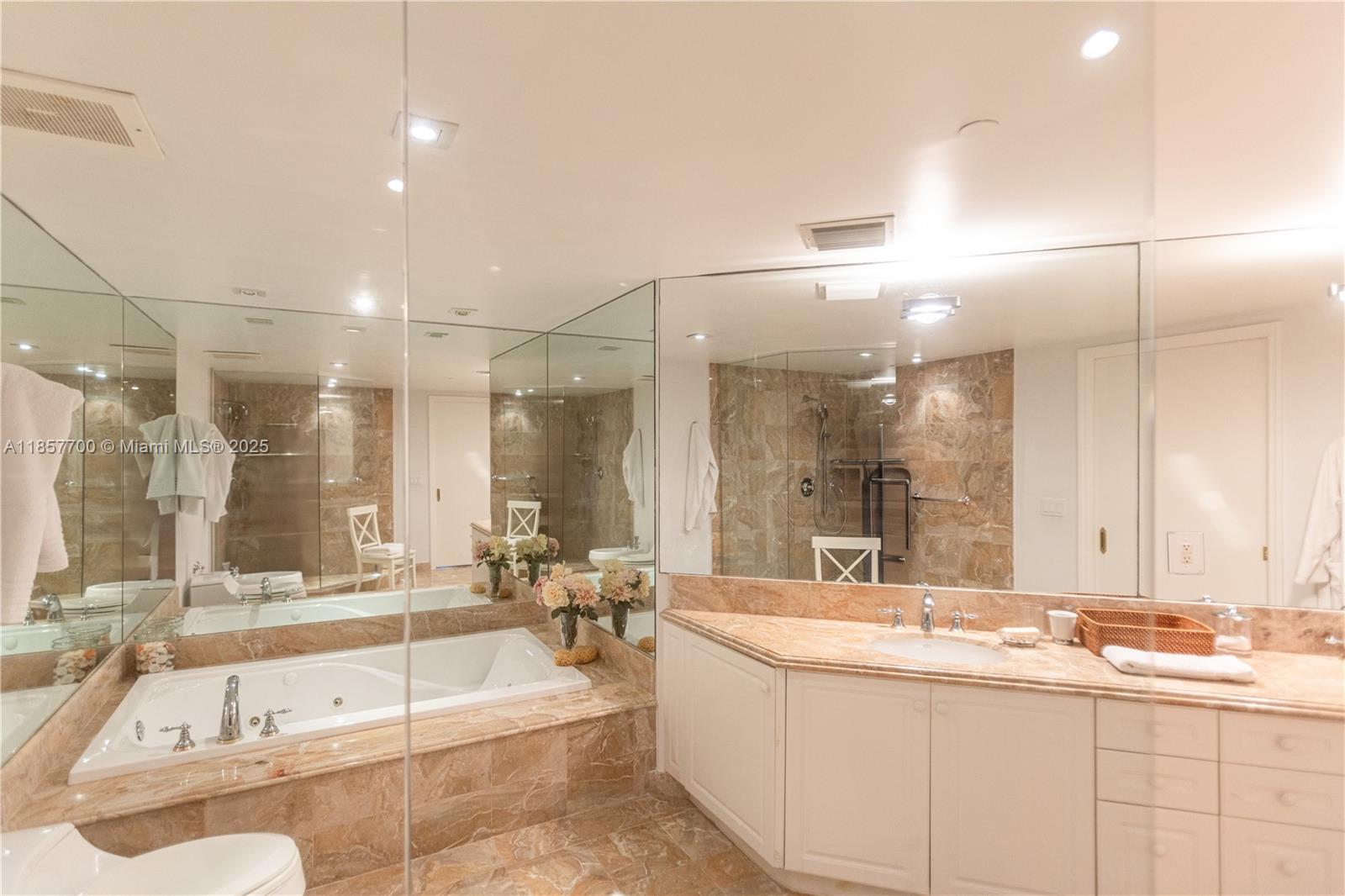 SOLIMAR CONDO - Residential