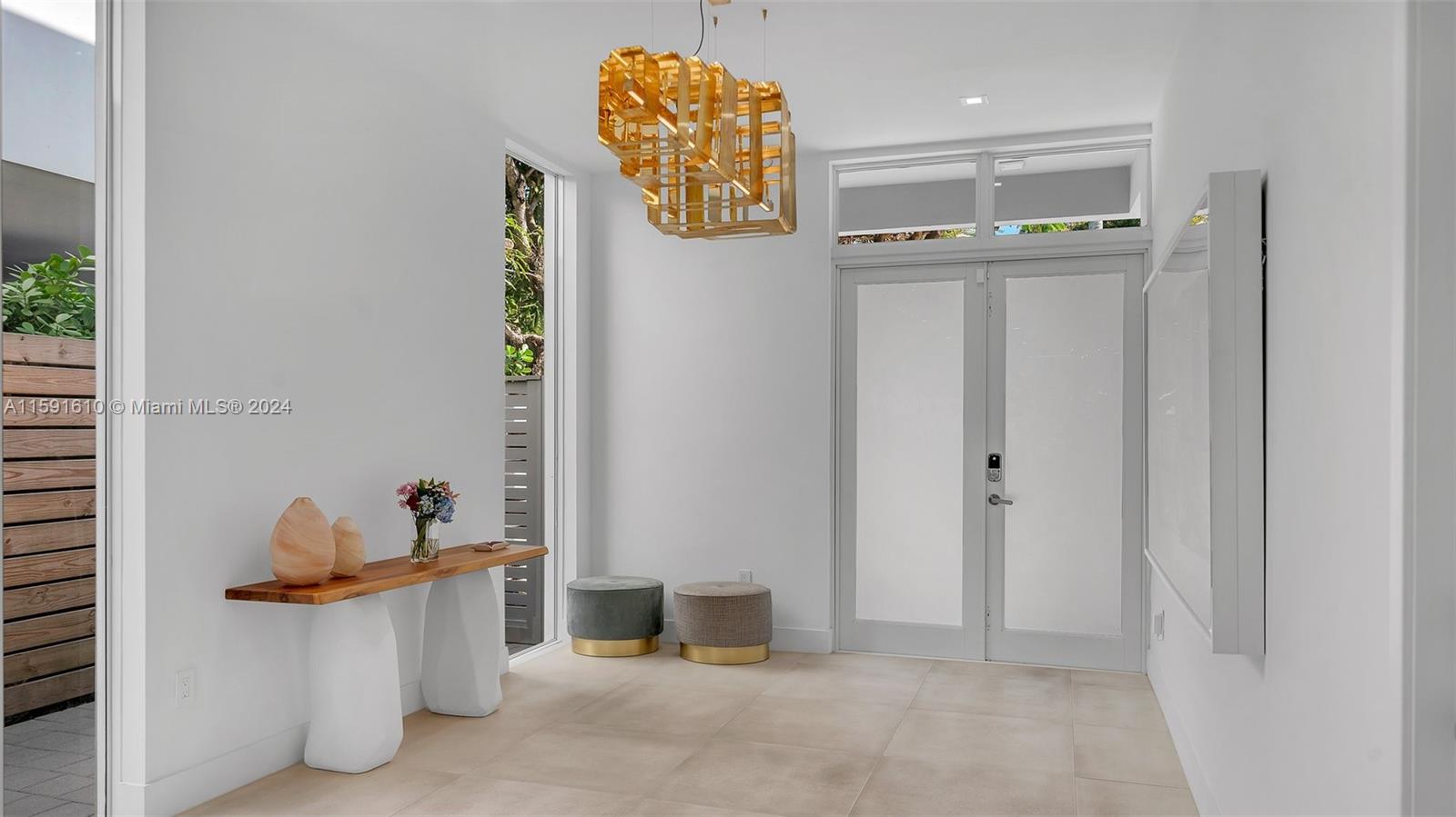 Miami, Florida 33133, United States, 4 Bedrooms Bedrooms, ,4 BathroomsBathrooms,Residential,Pending,57318