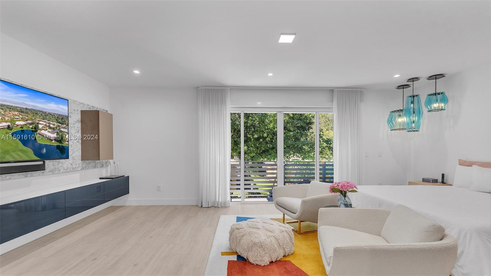 Miami, Florida 33133, United States, 4 Bedrooms Bedrooms, ,4 BathroomsBathrooms,Residential,Pending,57318