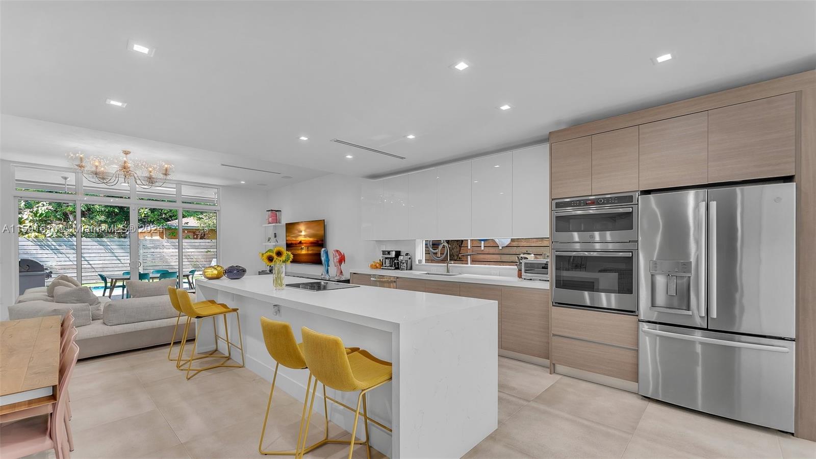 Miami, Florida 33133, United States, 4 Bedrooms Bedrooms, ,4 BathroomsBathrooms,Residential,Pending,57318