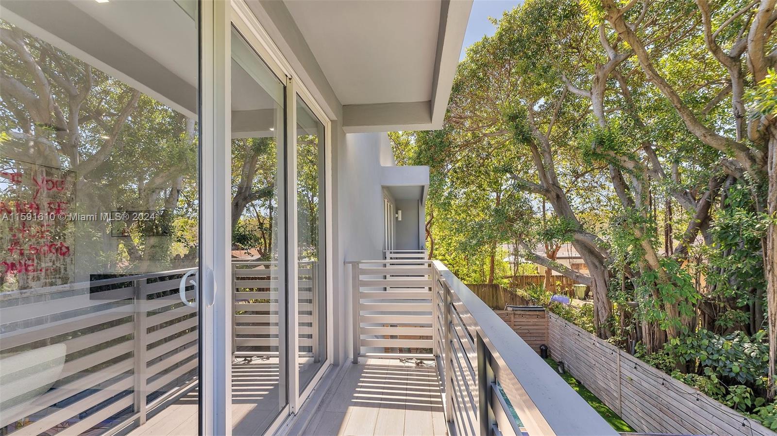 Miami, Florida 33133, United States, 4 Bedrooms Bedrooms, ,4 BathroomsBathrooms,Residential,Pending,57318