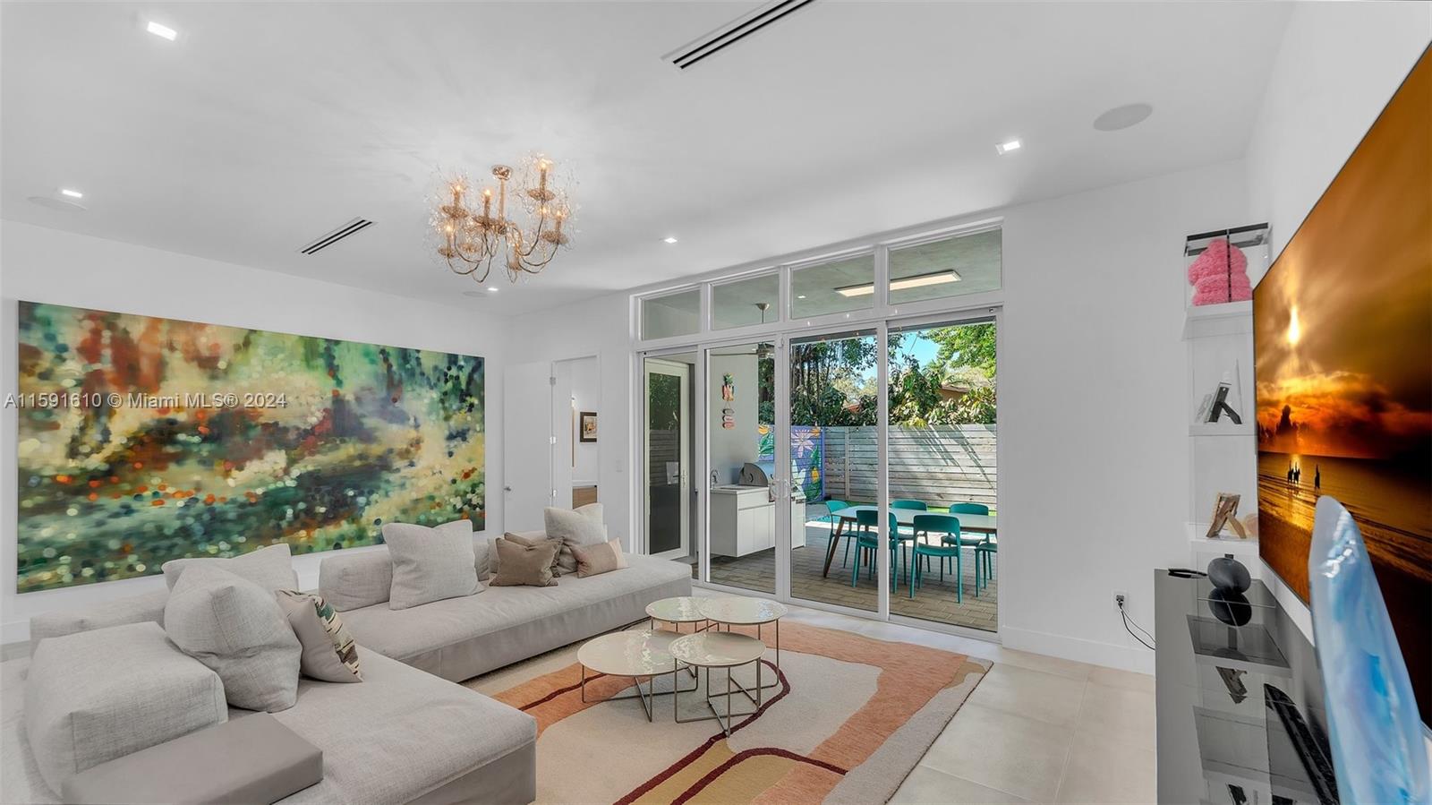 Miami, Florida 33133, United States, 4 Bedrooms Bedrooms, ,4 BathroomsBathrooms,Residential,Pending,57318