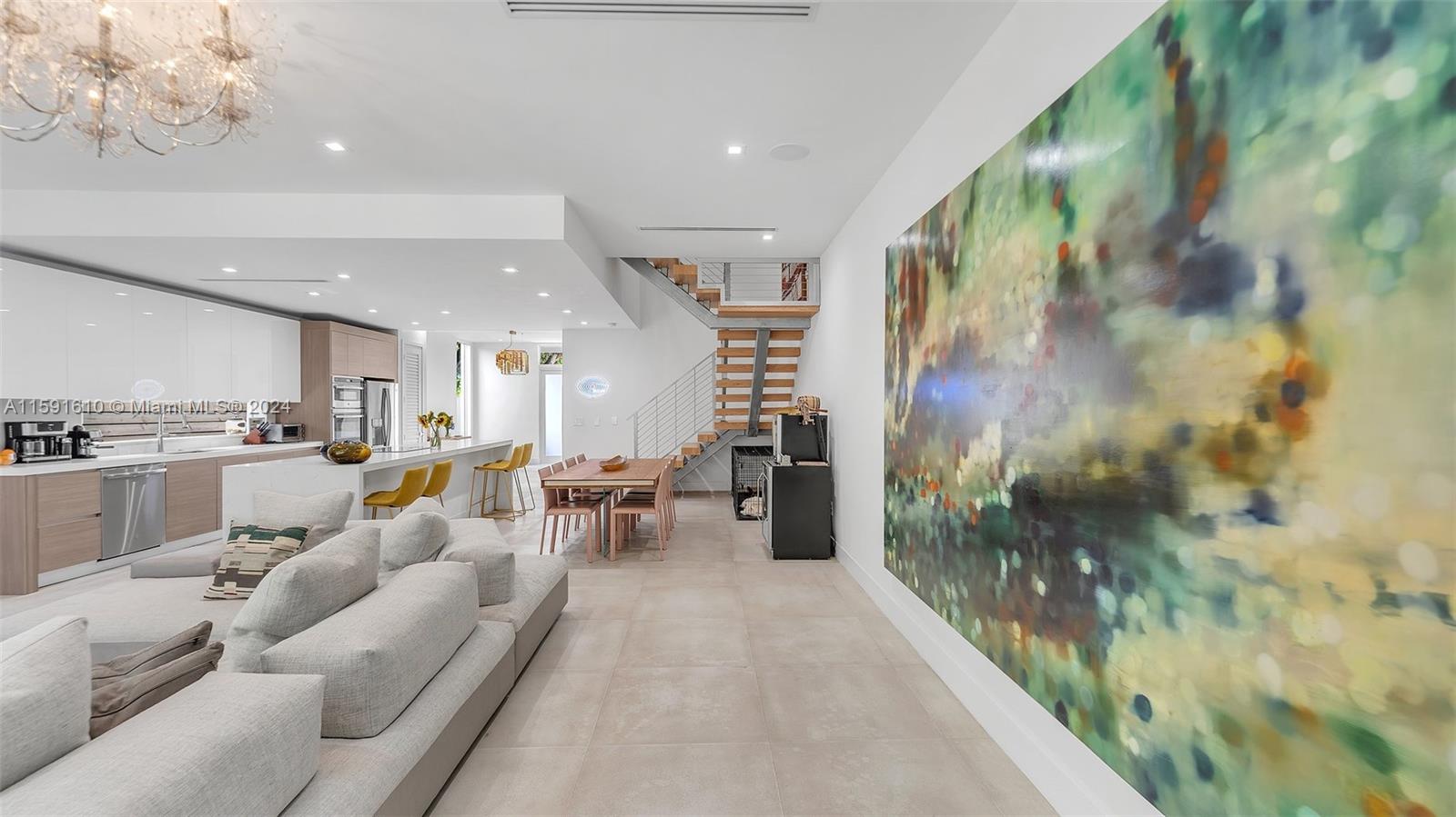 Miami, Florida 33133, United States, 4 Bedrooms Bedrooms, ,4 BathroomsBathrooms,Residential,Pending,57318