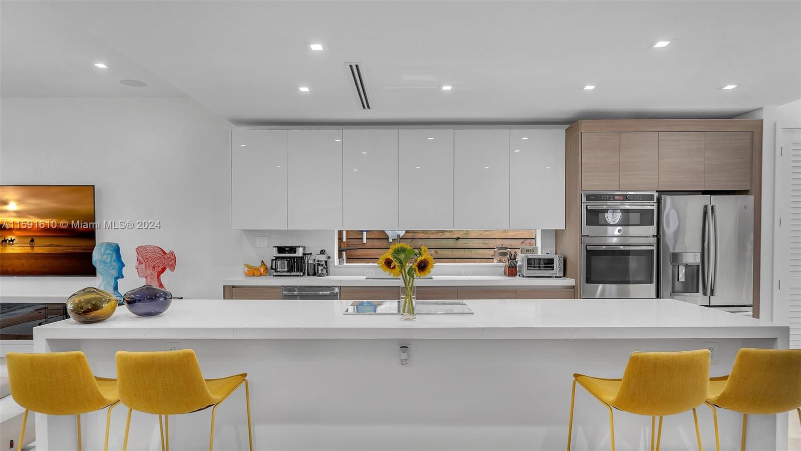 Miami, Florida 33133, United States, 4 Bedrooms Bedrooms, ,4 BathroomsBathrooms,Residential,Pending,57318