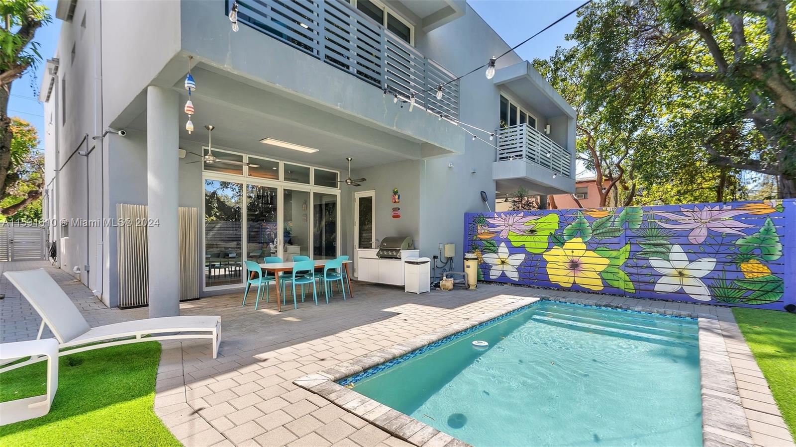 Miami, Florida 33133, United States, 4 Bedrooms Bedrooms, ,4 BathroomsBathrooms,Residential,Pending,57318