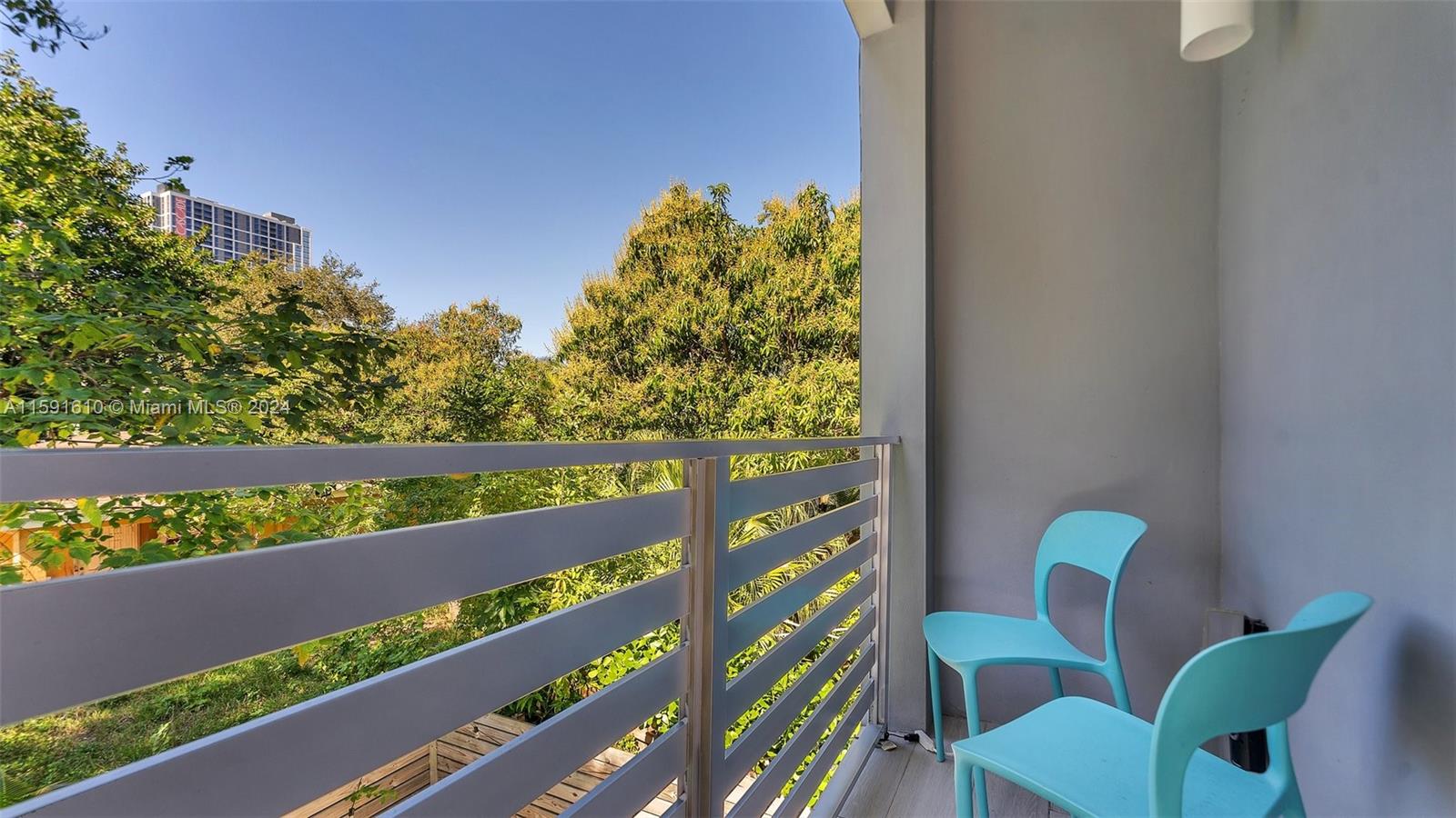 Miami, Florida 33133, United States, 4 Bedrooms Bedrooms, ,4 BathroomsBathrooms,Residential,Pending,57318