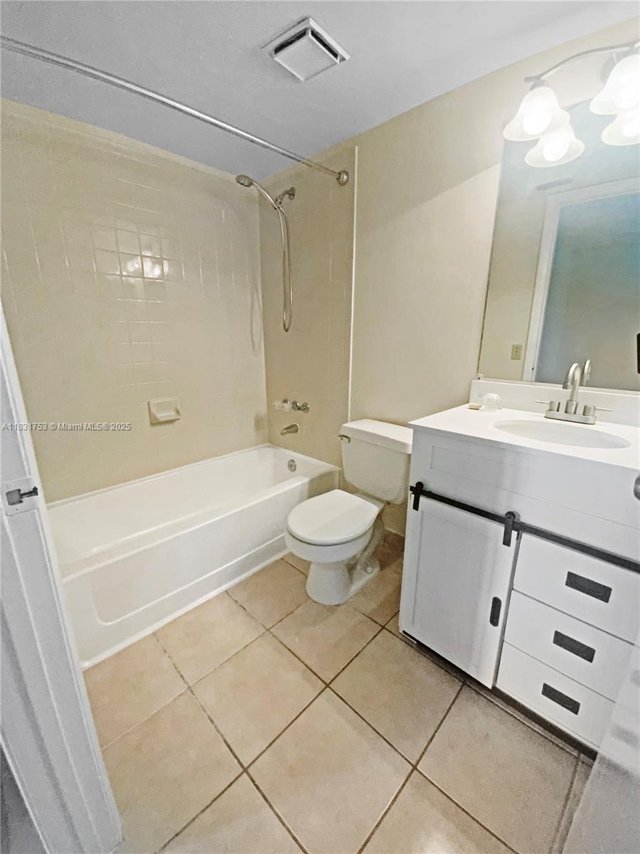 400 W Palm Cir W 206