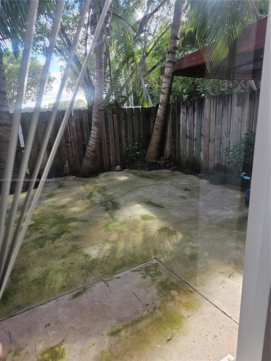 KENDALL BREEZE SOUTH - Residential Lease