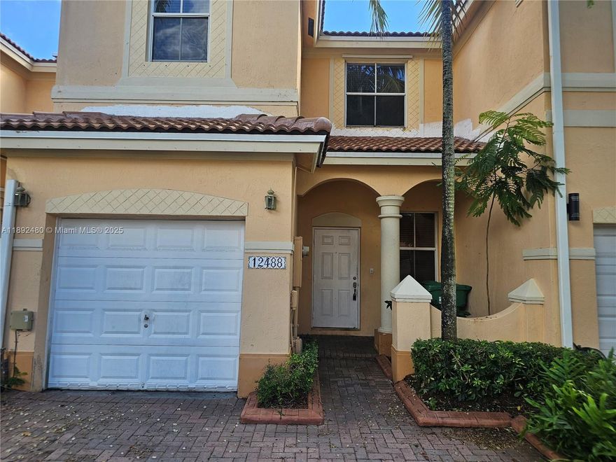 3 Bedroom 2.5 Bathrooms Townhouse For Rent in Kendall Breeze.1 Car Garage plus 2 parking spaces in your driveway. Washer & Dryer. Modern tile floors in the 1st floor, carpet in the second floor. Spacious patio. Amenities Include 3 Community Pools, 2 Children Play Areas, Dog Areas, Security Patrol And 2 Clubhouses. Walking Distance To A+ Schools, Shopping Center, Upscale Restaurants, Min. To Fl. Turnpike, Major Roads, Black Point Marina.