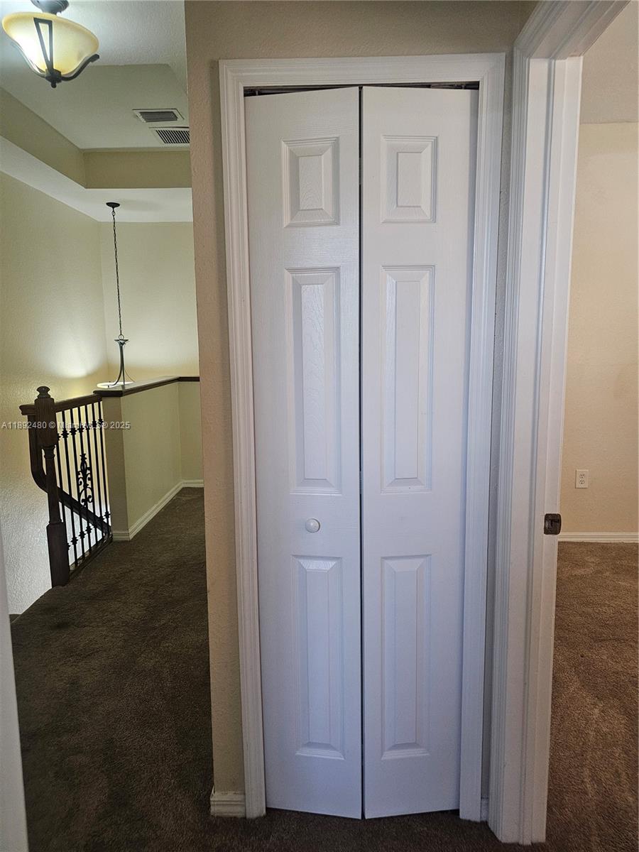 KENDALL BREEZE SOUTH - Residential Lease