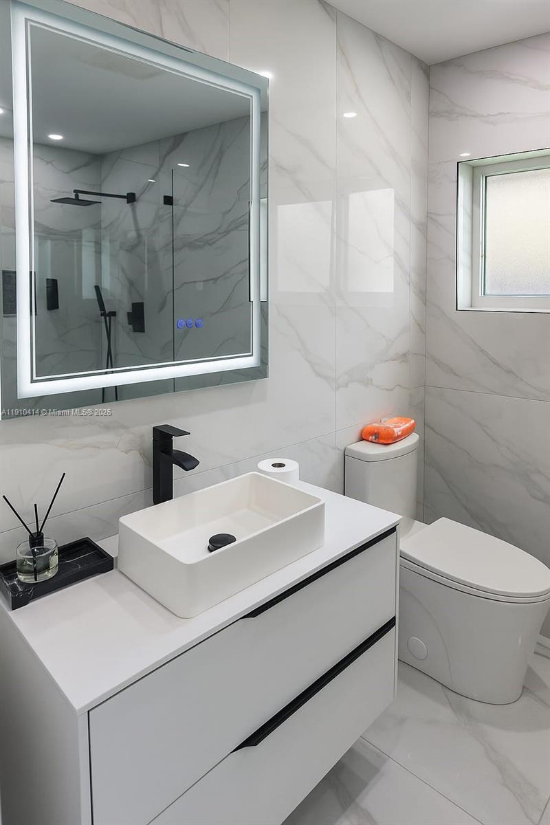 RAINBOW LAKES SECTION 2 - Residential Lease