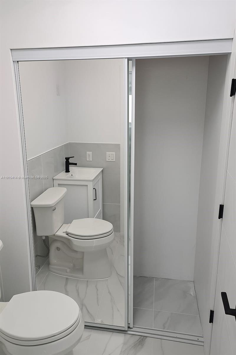 RAINBOW LAKES SECTION 2 - Residential Lease