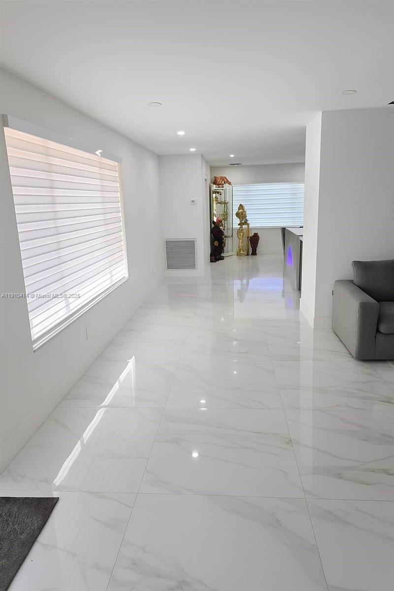 RAINBOW LAKES SECTION 2 - Residential Lease