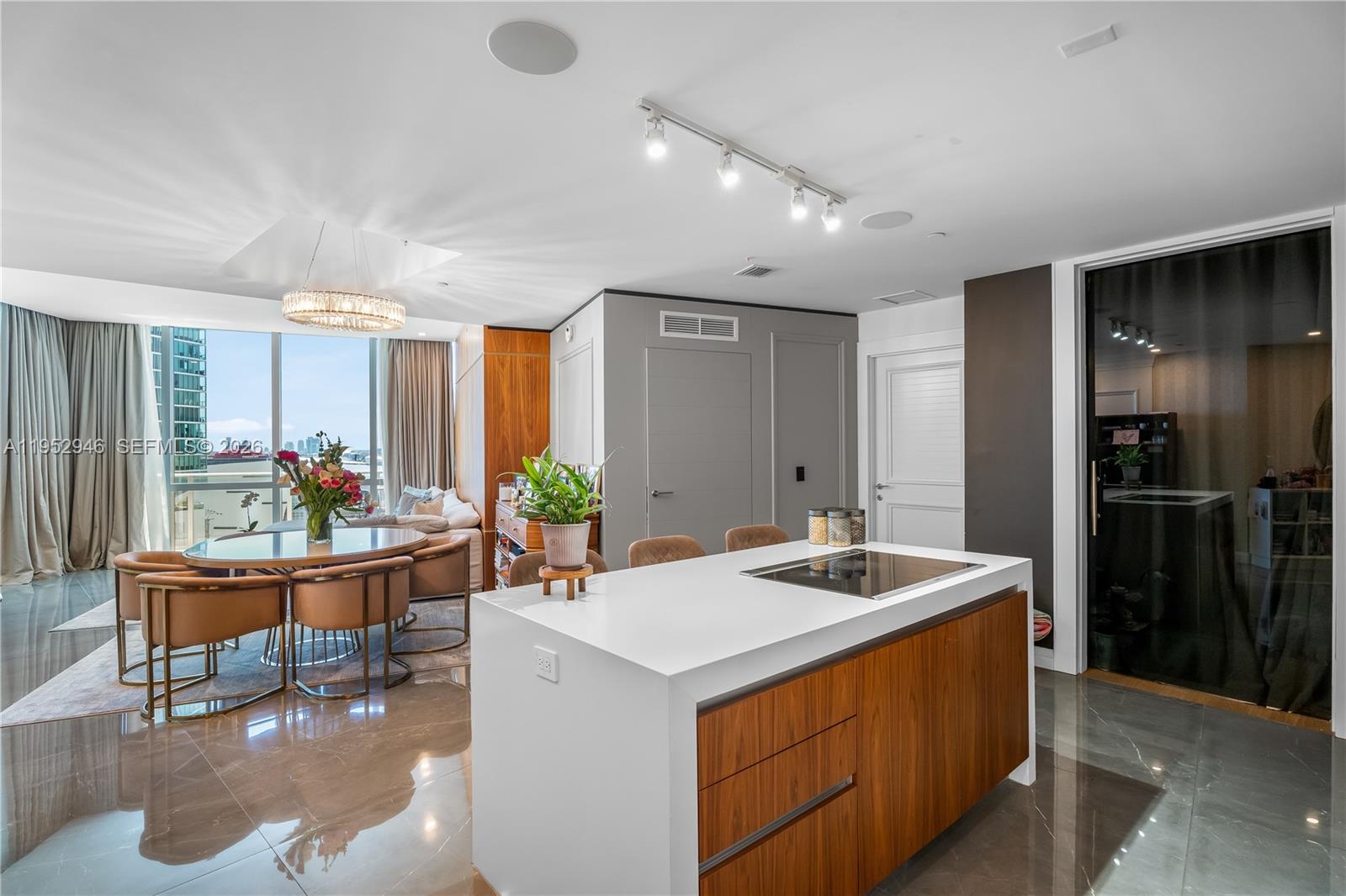 851 NE 1st Avenue 1409