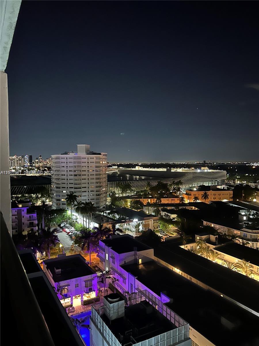 1800 Collins Ave 15B