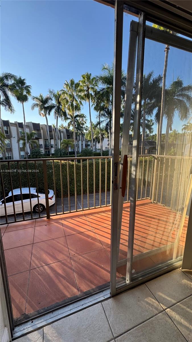 COURTYARDS AT KENDALL CON - Residential Lease