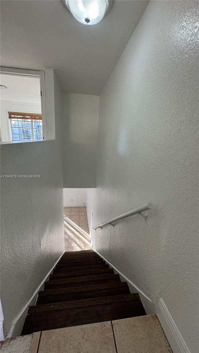 COURTYARDS AT KENDALL CON - Residential Lease