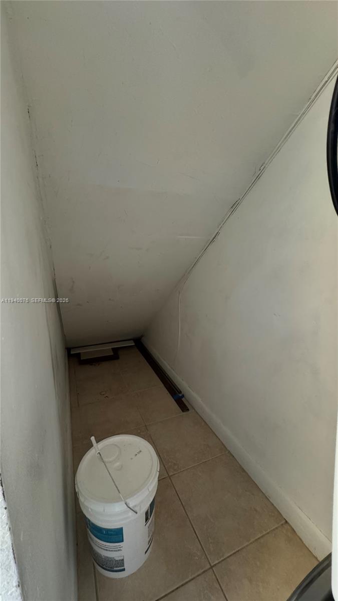 COURTYARDS AT KENDALL CON - Residential Lease