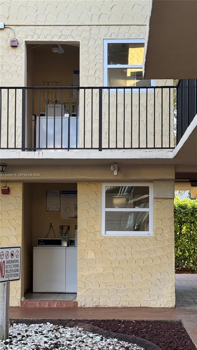 COURTYARDS AT KENDALL CON - Residential Lease