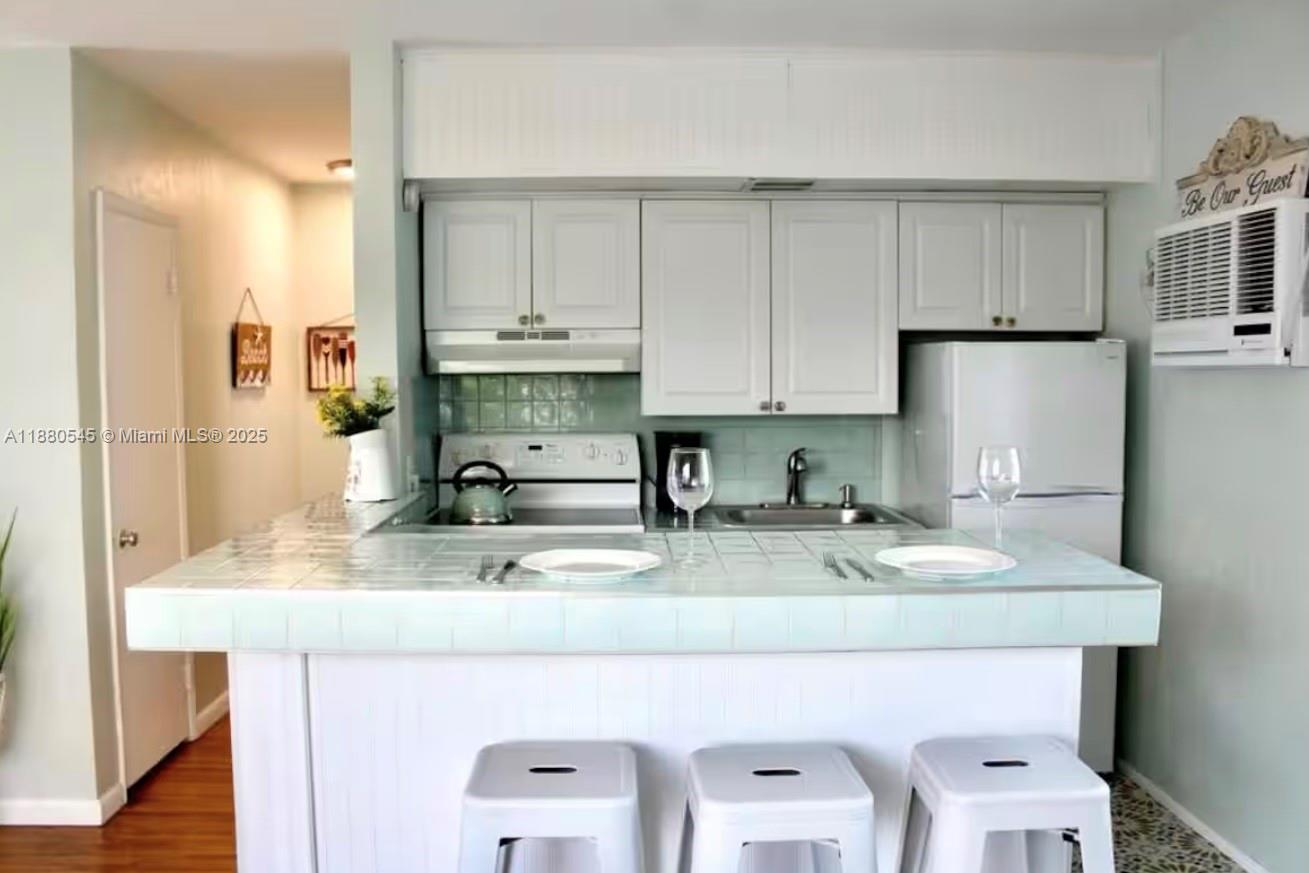 HOLLYWOOD CENTRAL BEACH - Residential Lease