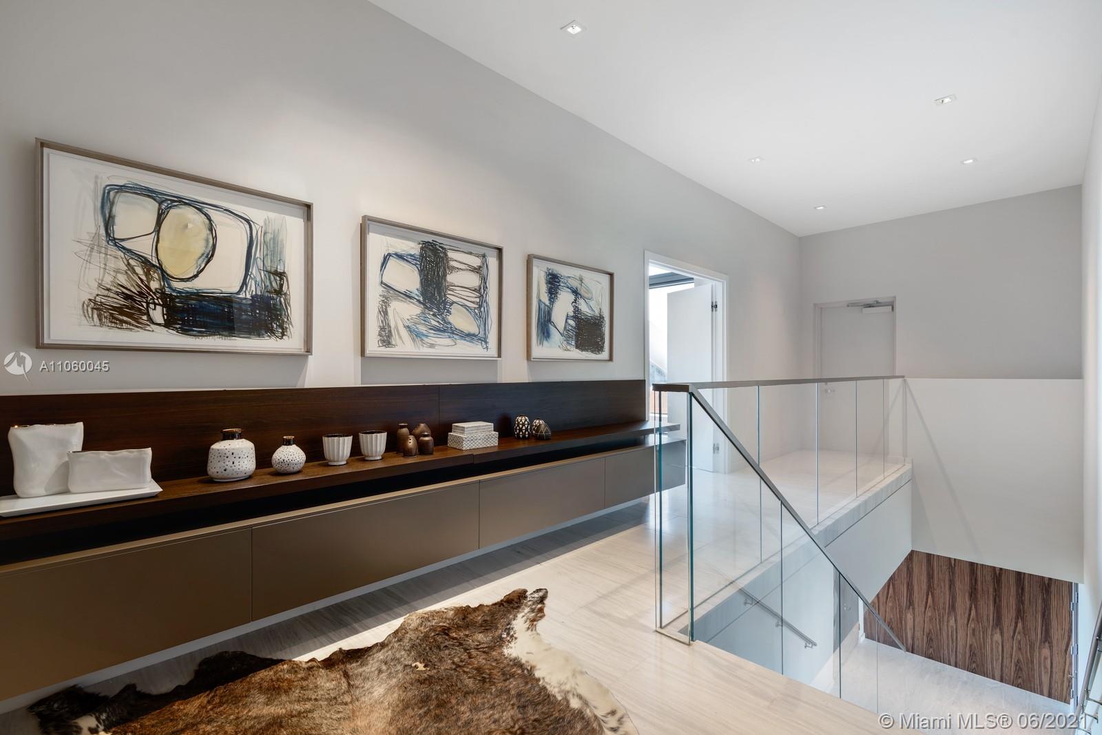 REACH CONDO - Residential