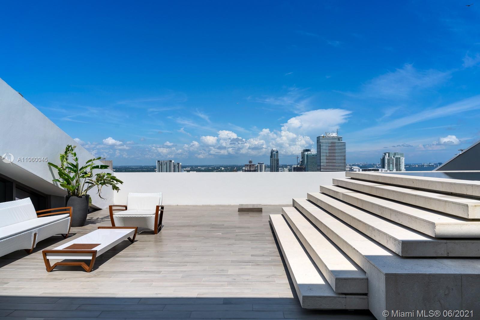 REACH CONDO - Residential