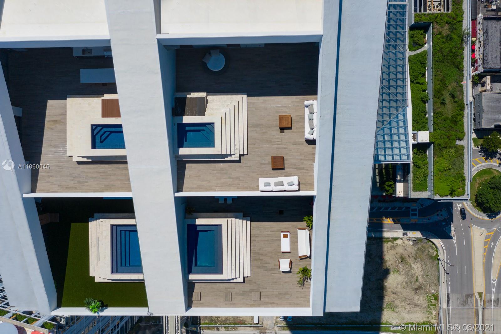 REACH CONDO - Residential