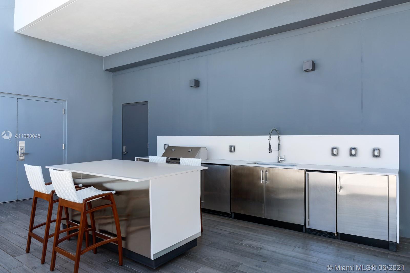 REACH CONDO - Residential