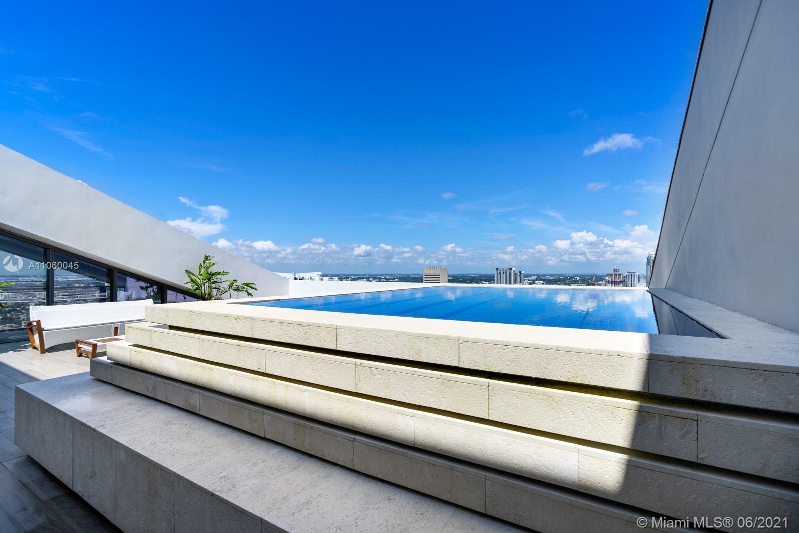 REACH CONDO - Residential