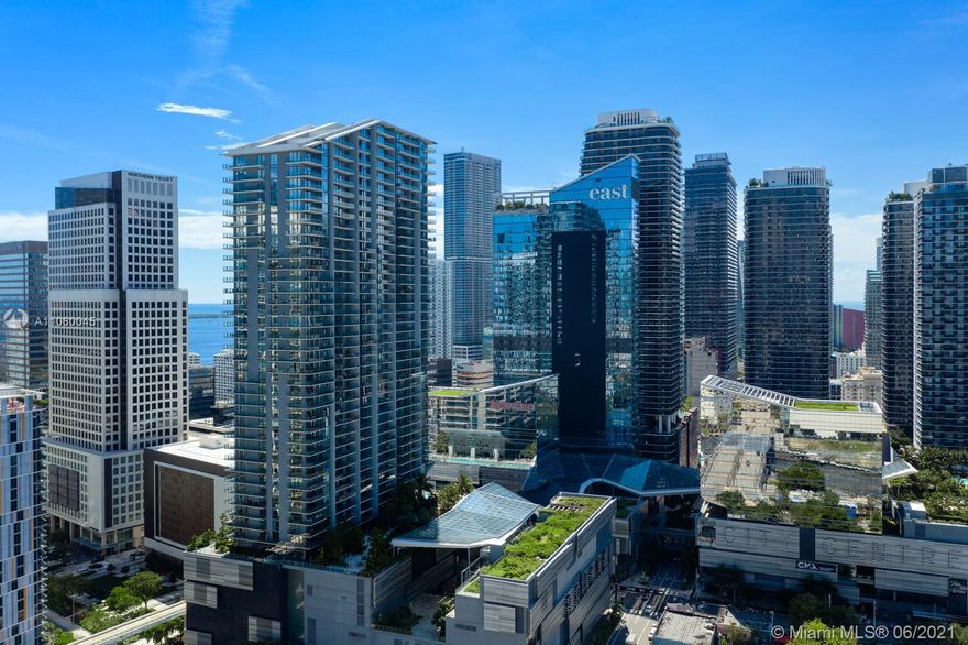 Reach at Brickell City Center includes an elite collection of corner units featuring soaring ceilings, floor to ceiling sliding glass doors, half acre deck, interior elegance from the lobby to the units make this building unique for the ultra luxury. This 3 bedroom + 4.5 bath unit is equipped with magnolia smart upgraded kitchen appliances, marble upgraded kitchen countertops and backsplash. Everything in this home in the sky is completely automated with maximum speed wireless Internet everywhere. A Modern design has been completely executed by the philosophy of the Salvioni Network, where every piece of furniture and art has been carefully selected.