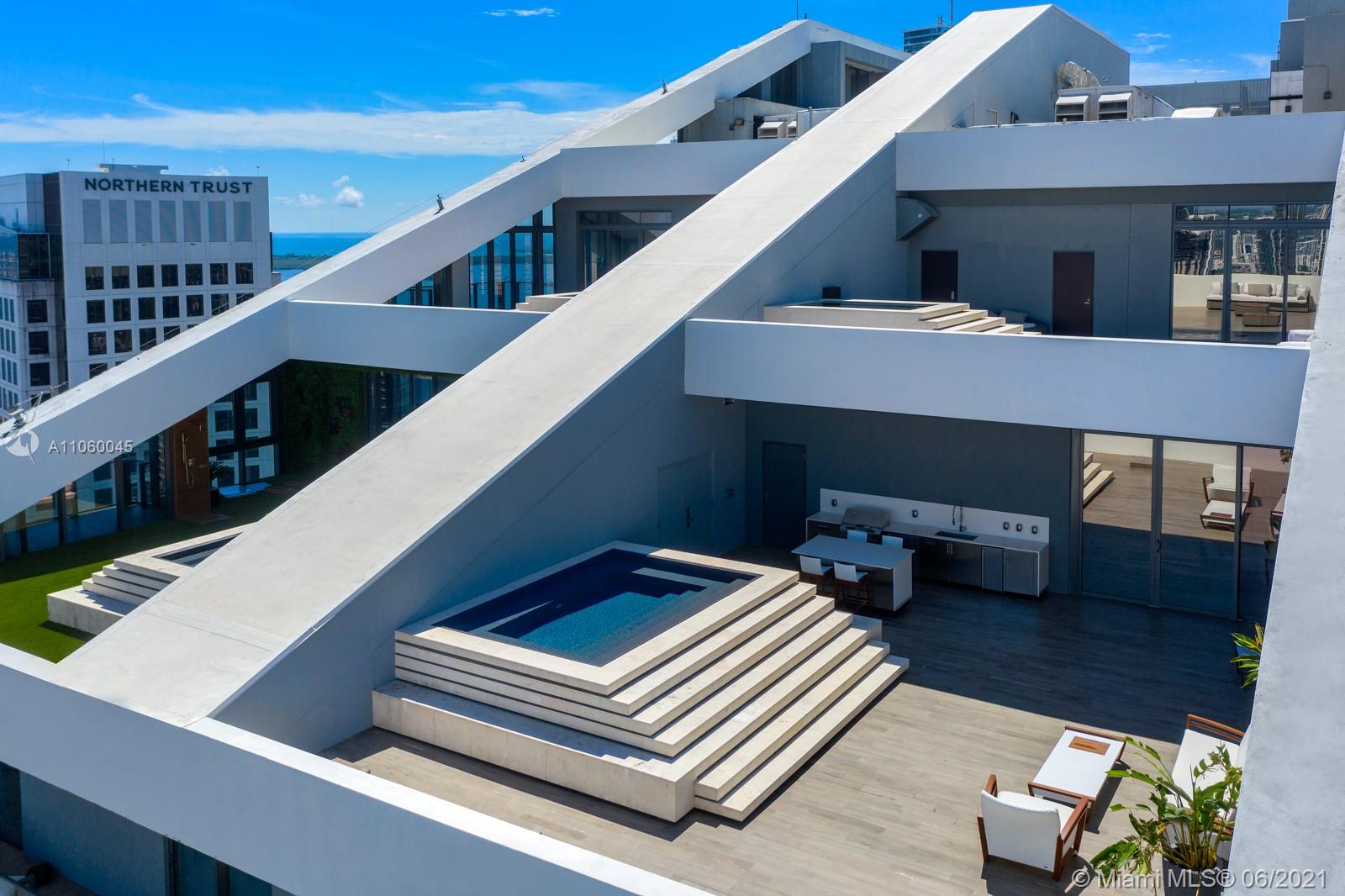 REACH CONDO - Residential